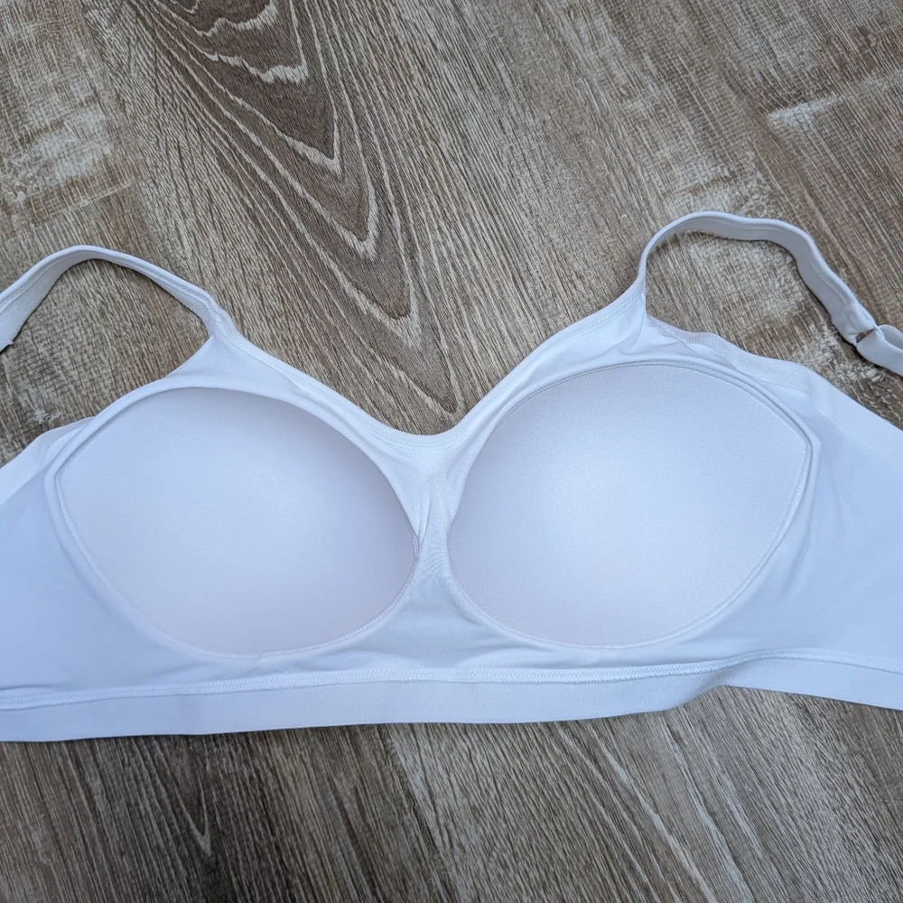 NEW Warner's White Easy Does It Underarm Smoothing Wirefree Bra Size Large